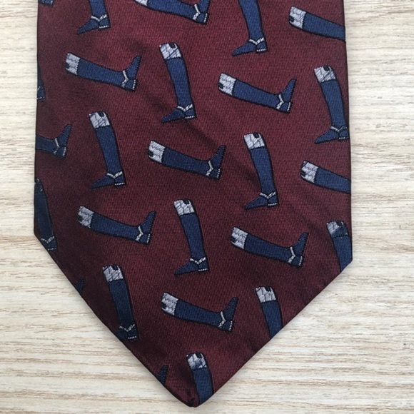 Gucci Vintage Silk Red Tie, Navy Blue Boot Pattern - Picture 6 of 6